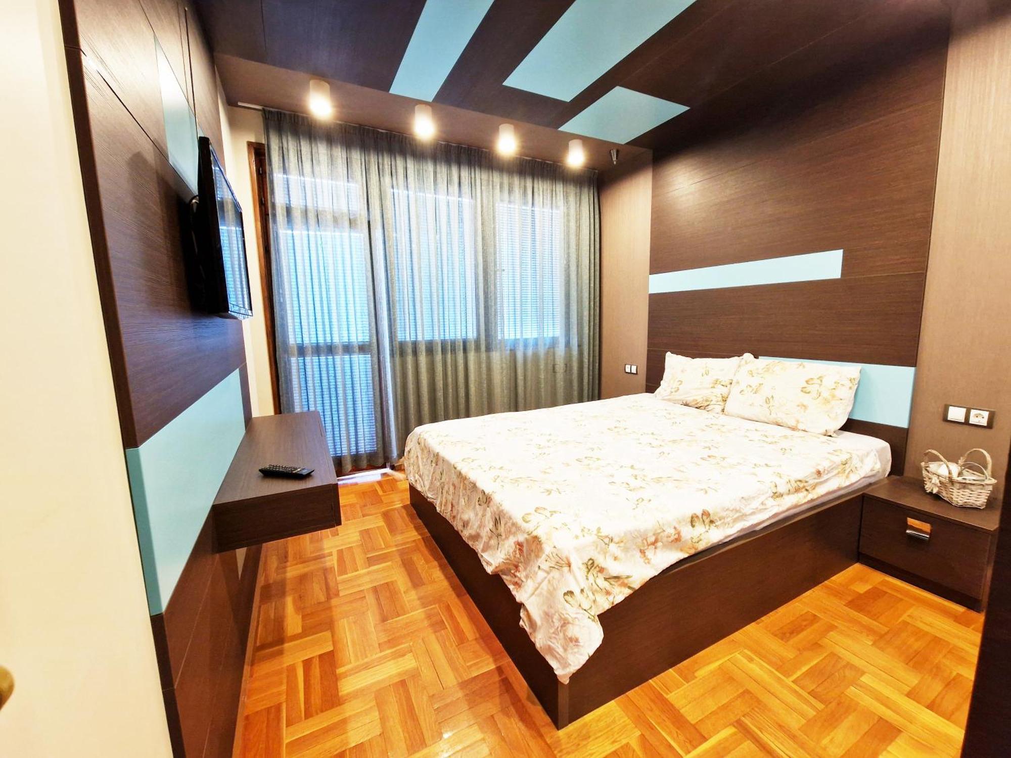 - Spacious Designer In Apartment Stara Sagora