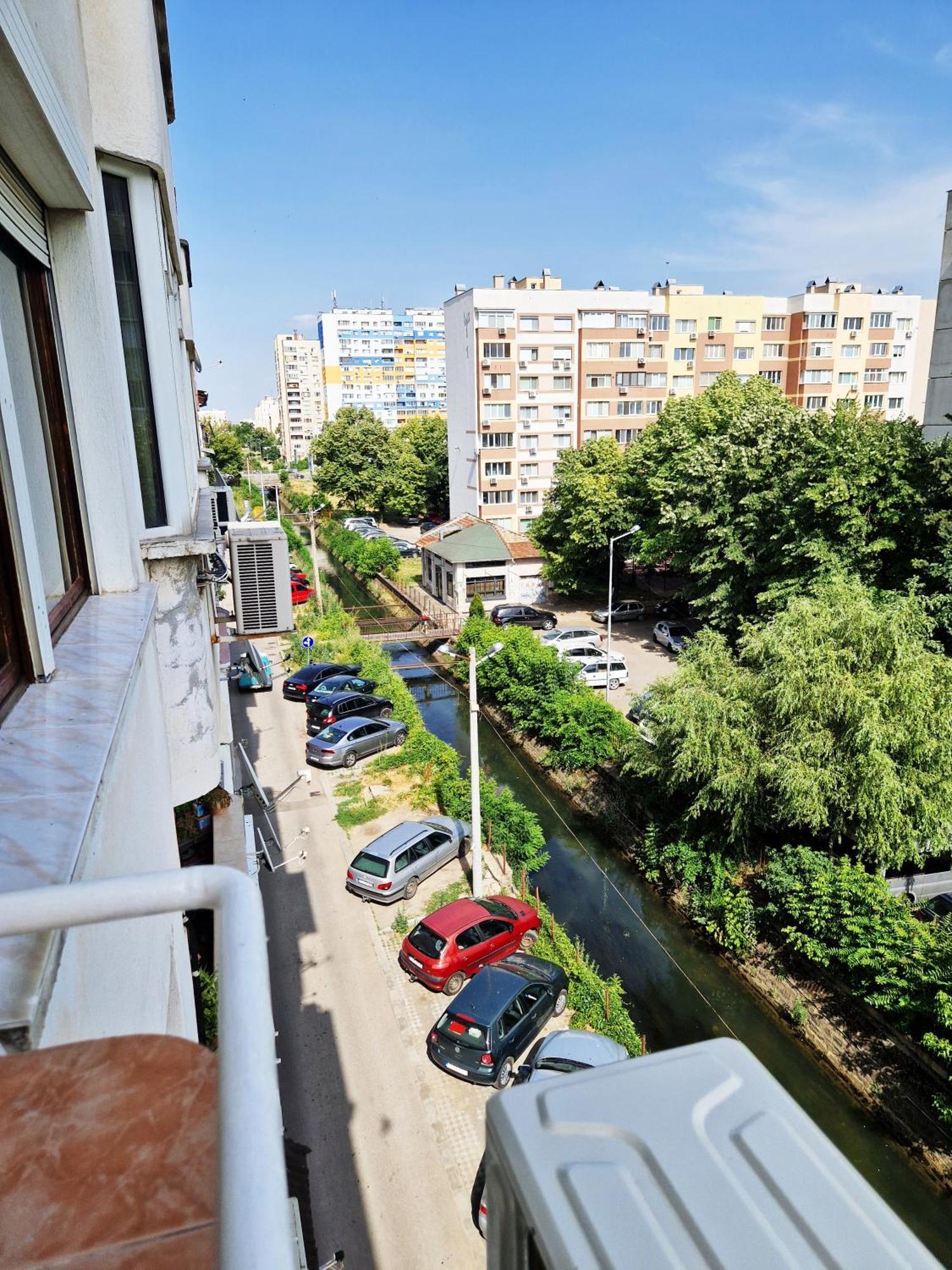 - Spacious Designer In Stara Sagora