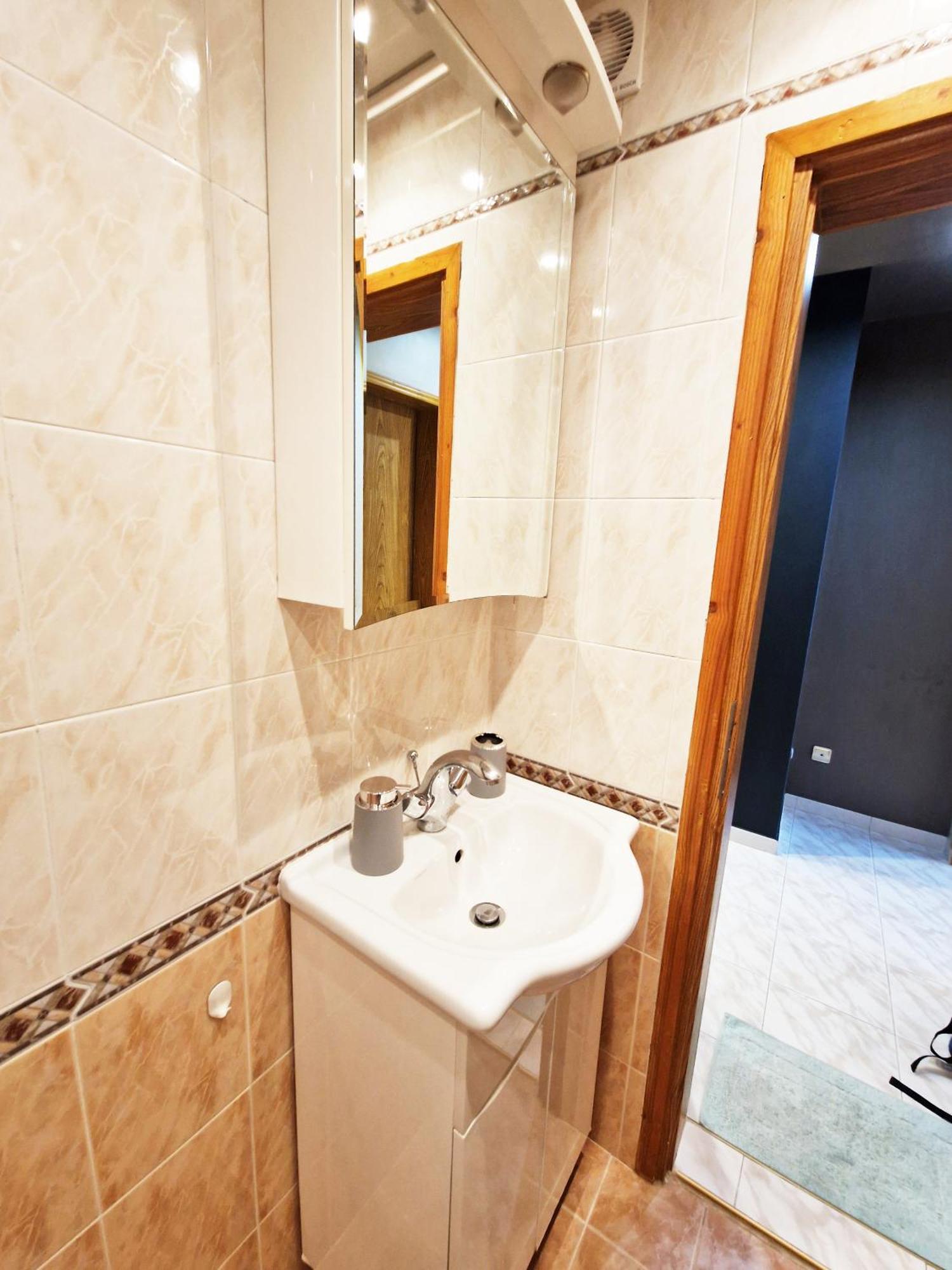 Apartment - Spacious Designer In